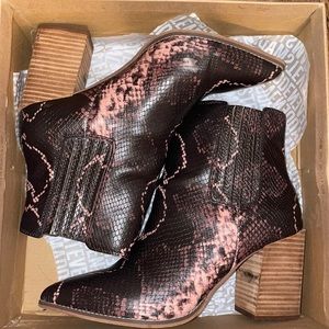 Steve Madden snake skin boots